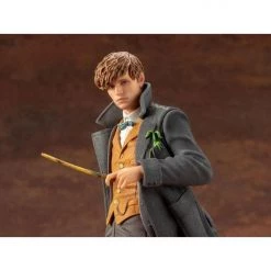 Fantastic Beasts ARTFX+ Newt Scamander Figurine