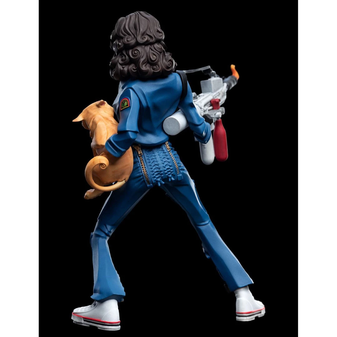 Alien Mini Epics - Ellen Ripley Vinyl Figurine Toys & Figures 5 Alien Mini Epics - Ellen Ripley Vinyl Figurine Toys & Figures