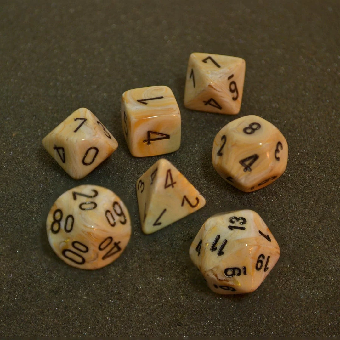 Dice Chessex Marble Poly 7-Die Set - Ivory/Black 4 Dice Chessex Marble Poly 7-Die Set - Ivory/Black